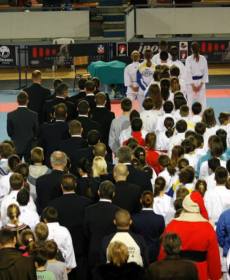 1513207_741312425896958_164125384_n